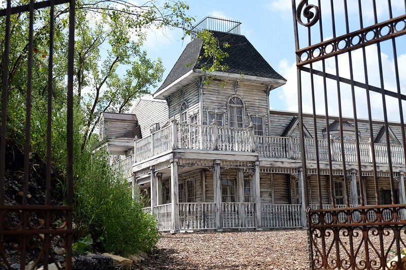 HellsGate Haunted House in Lockport, IL