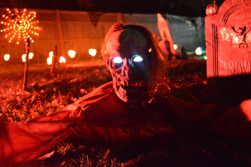 Thuneys Haunted Graveyard