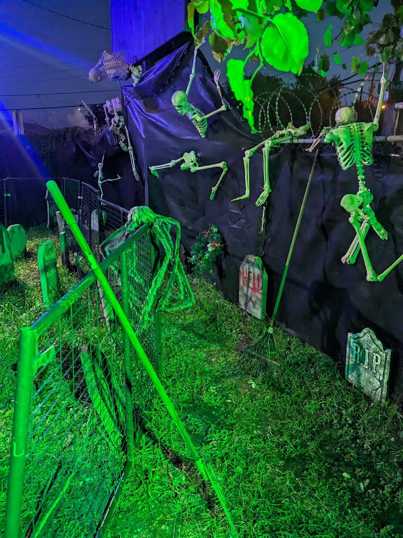 JUNKYARD HAUNTED HOUSE