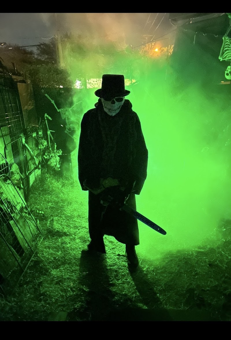 JUNKYARD HAUNTED HOUSE