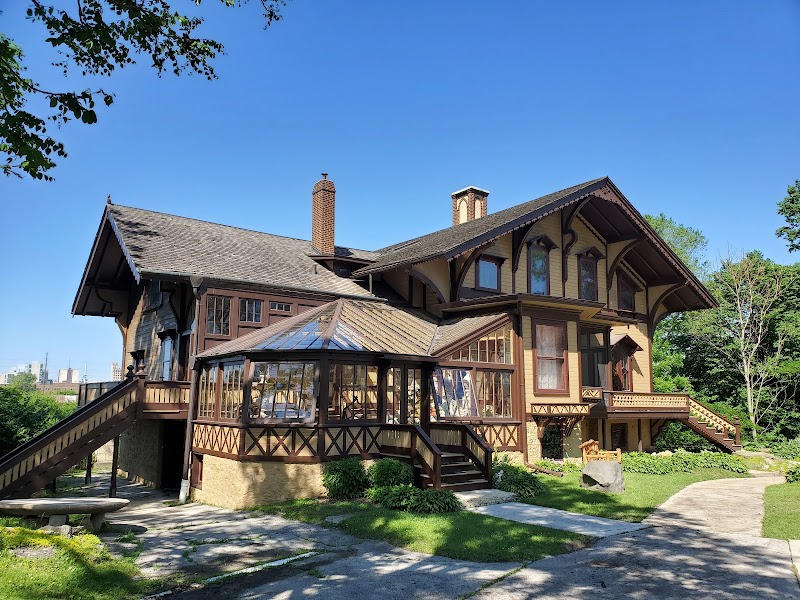 Tinker Swiss Cottage - Rockford IL Real Haunt