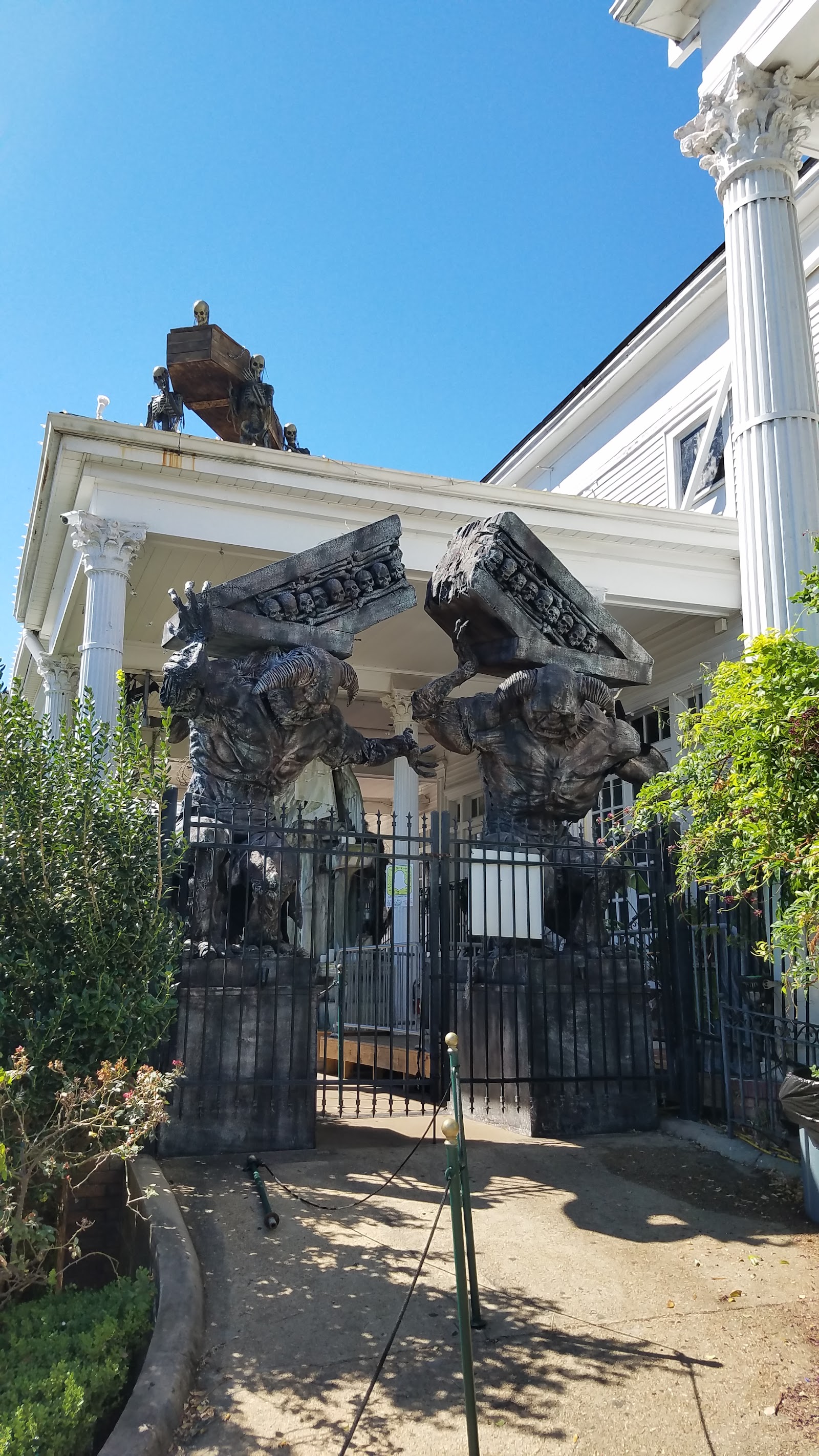 The Mortuary Haunted Mansion - #1 New Orleans Haunted ...