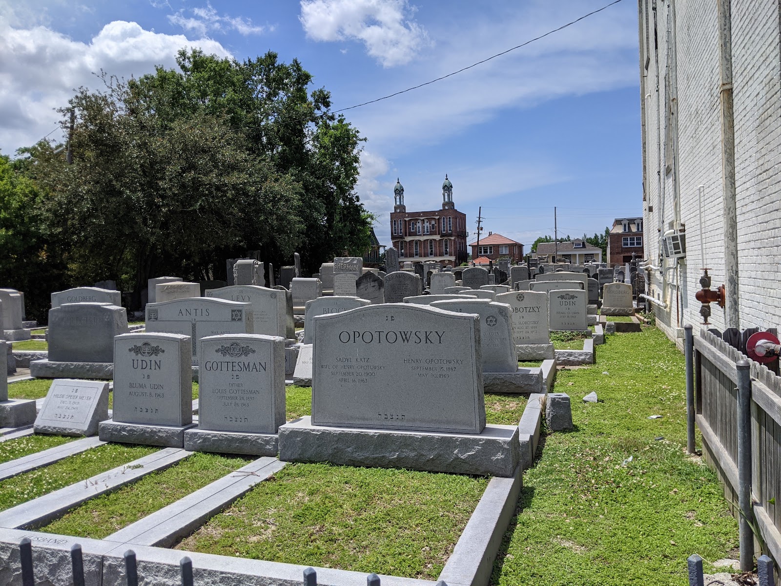 The Mortuary Haunted Mansion - #1 New Orleans Haunted ...