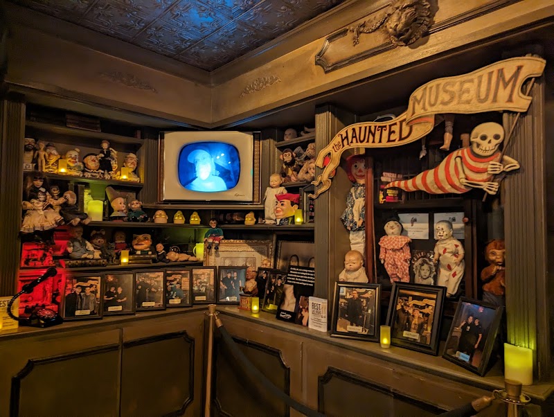 Zak Bagans ' The Haunted Museum Offers a Spooky ...