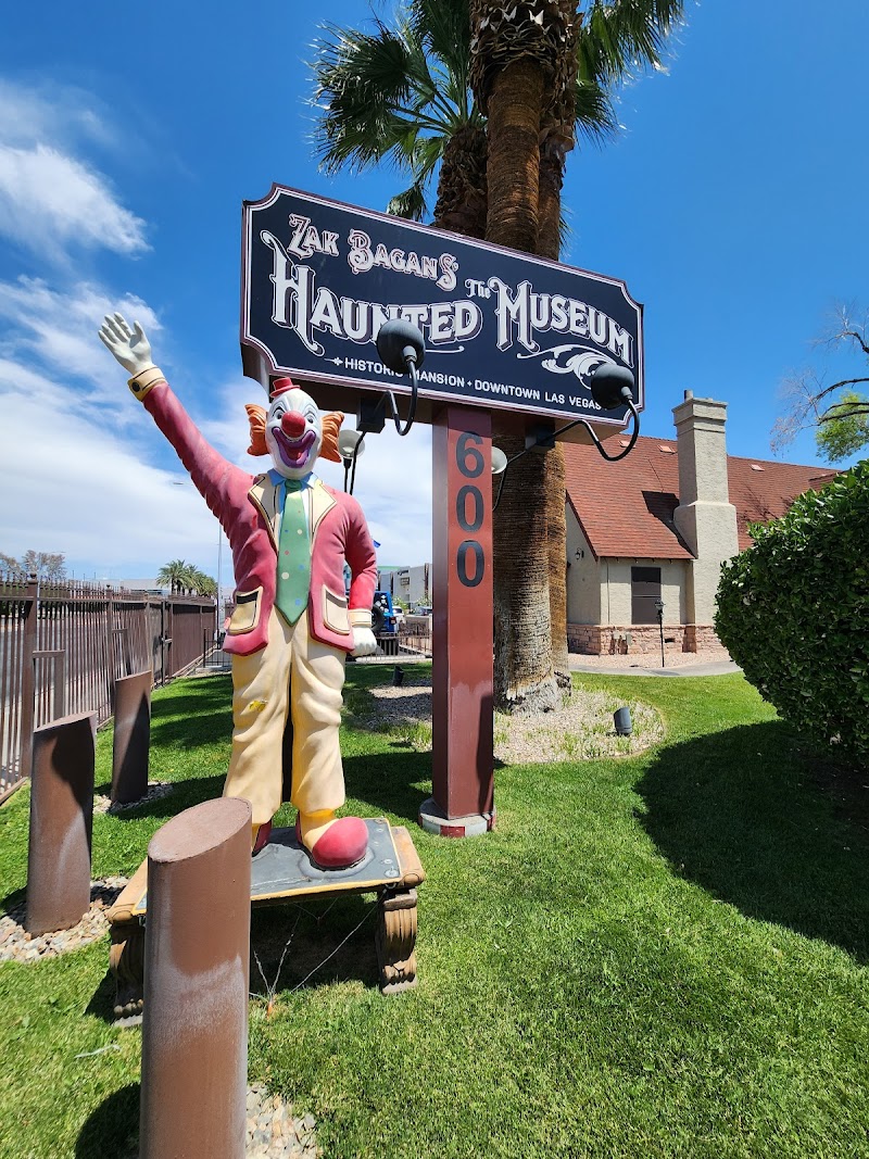 Zak Bagans ' The Haunted Museum Offers a Spooky ...