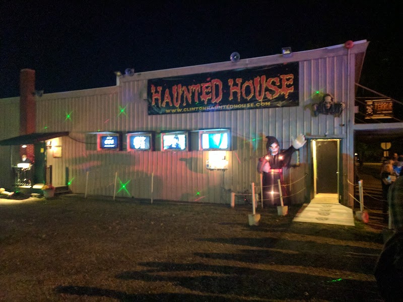 Clinton's Terror On Washington Street Haunted House ...