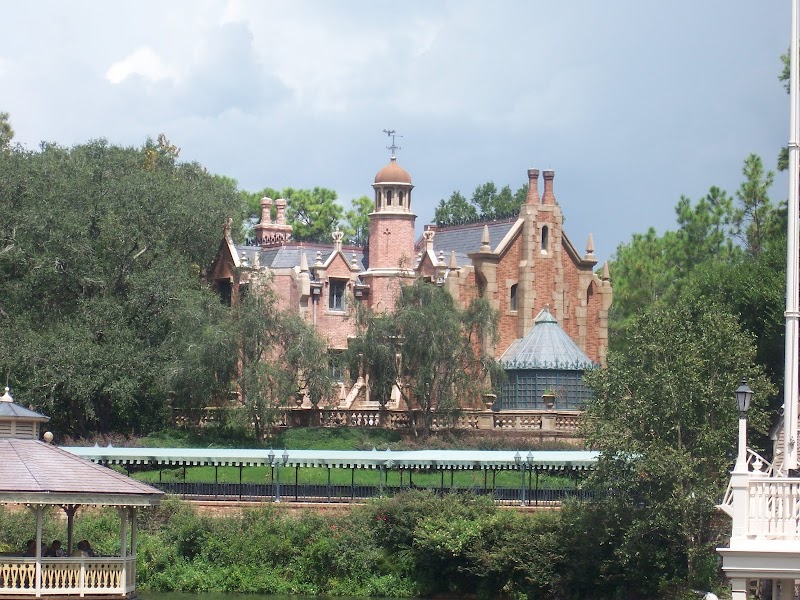 Disneys Haunted Mansion Ride