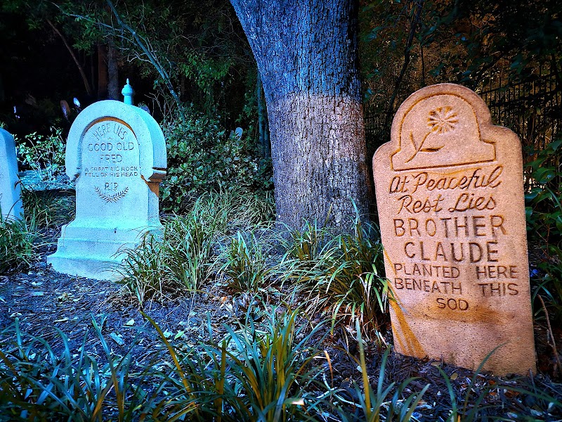 Disneys Haunted Mansion Ride