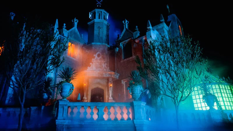 Disneys Haunted Mansion Ride