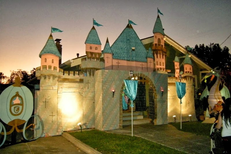 Albertson Halloween House